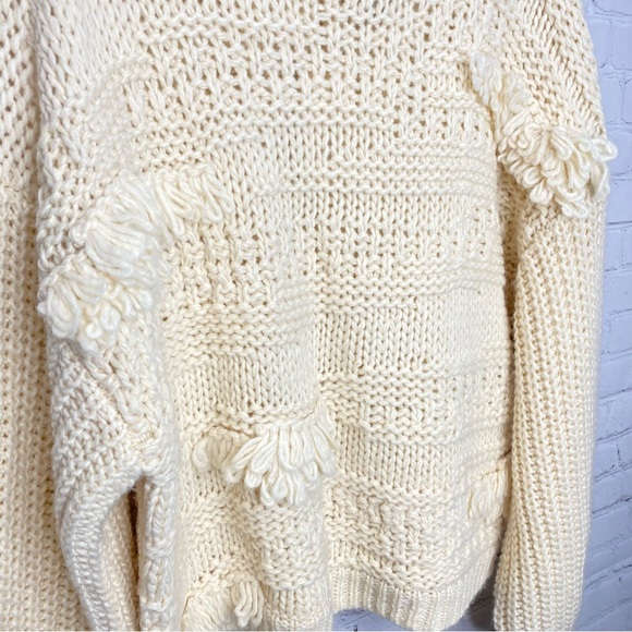Universal Thread Chunky Fringe Sweater Large - Picture 6 of 11